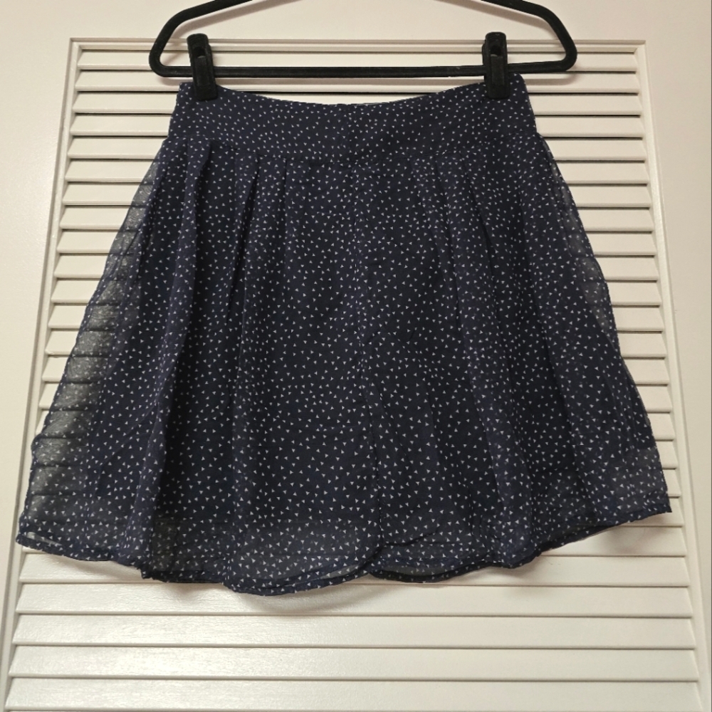 Gap - Navy & White Lightweight Triangle Pattern Skirt With Back Zipper & …